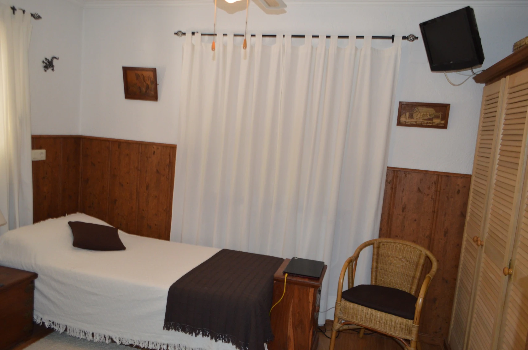 Villa for sale in Alcalali: Private, large south-facing plot, walking distance