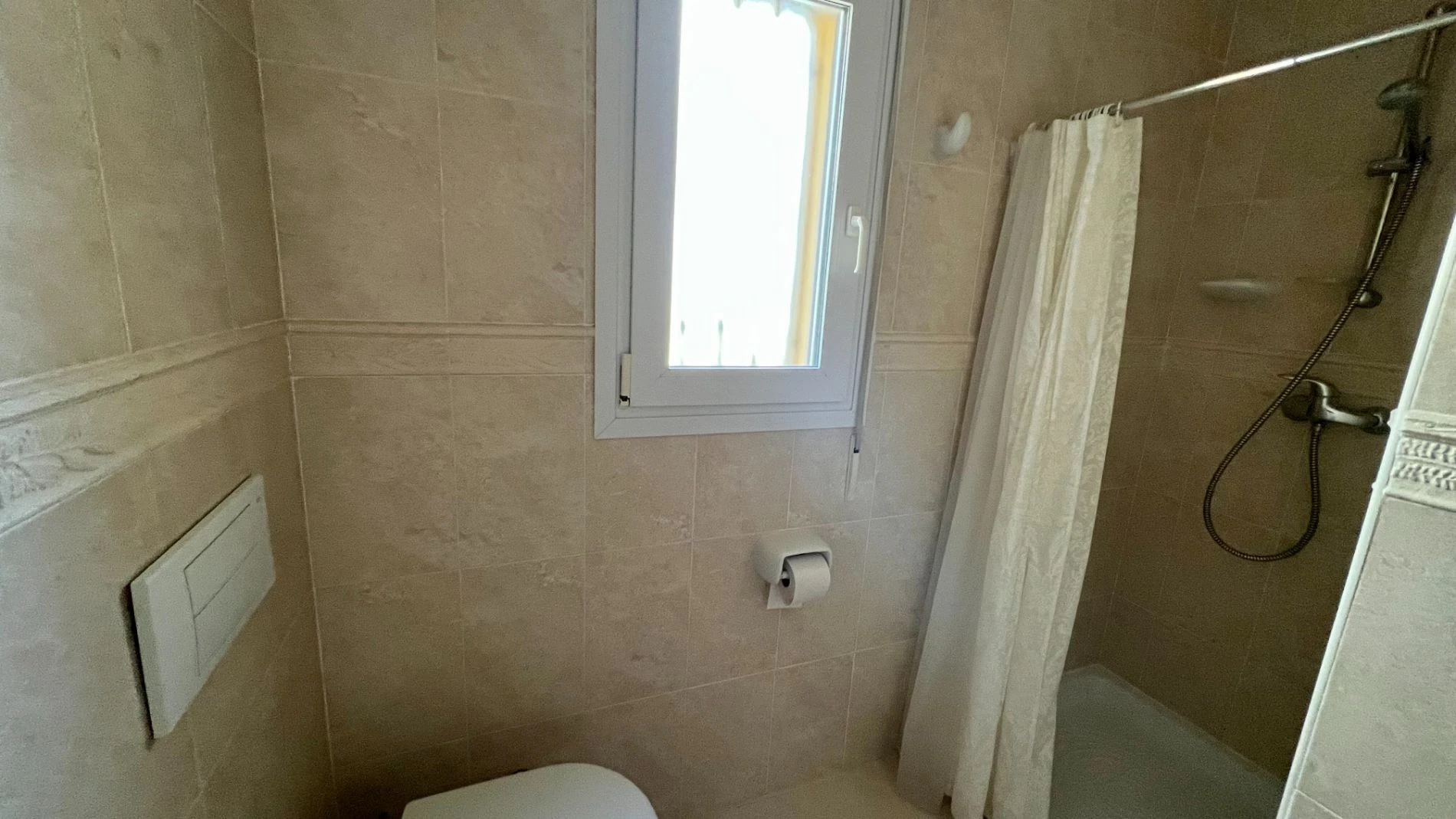 Villa for sale in Orba: Fabulous views, separate apartment