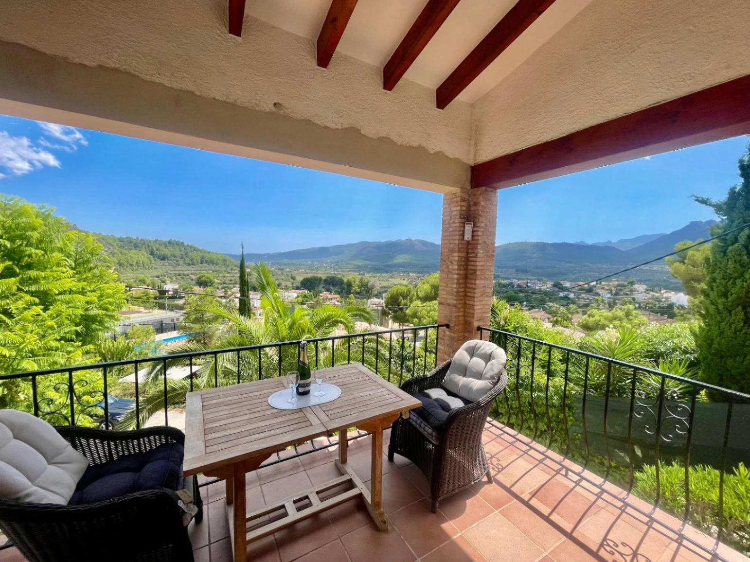 Villa for sale in Alcalali: South facing, all on one level
