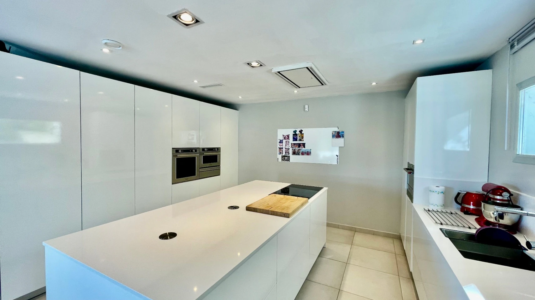 Villa for sale in Orba: Minimalist luxury, with fabulous views