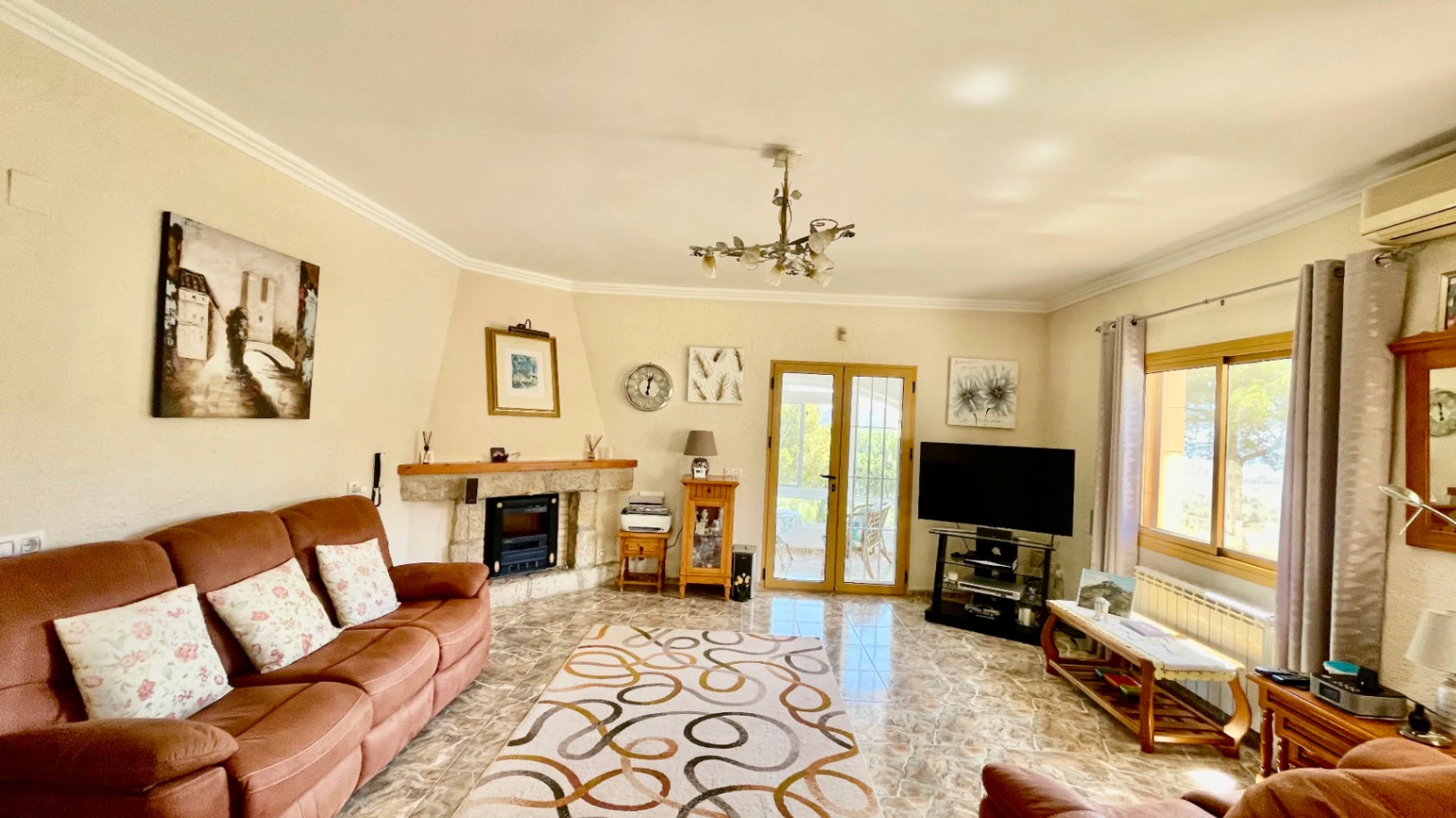 Villa for sale in Parcent: Private, corner plot