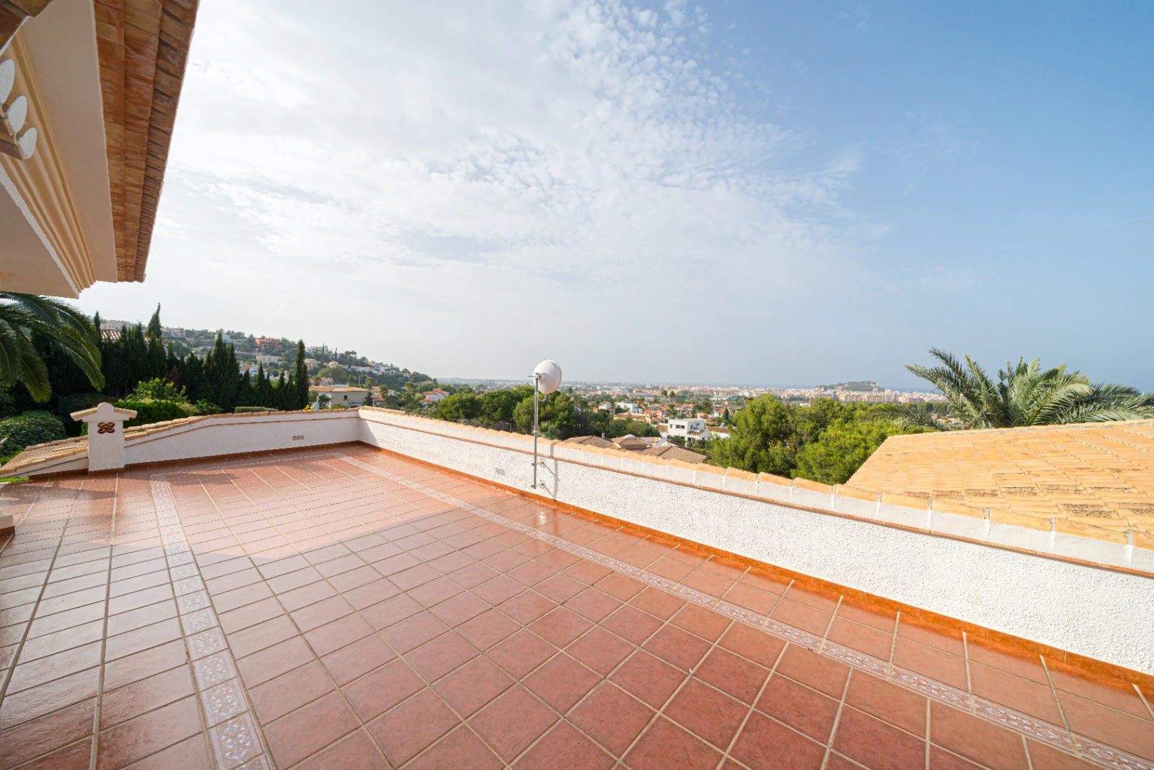 Villa for sale in Denia: Classic and elegant