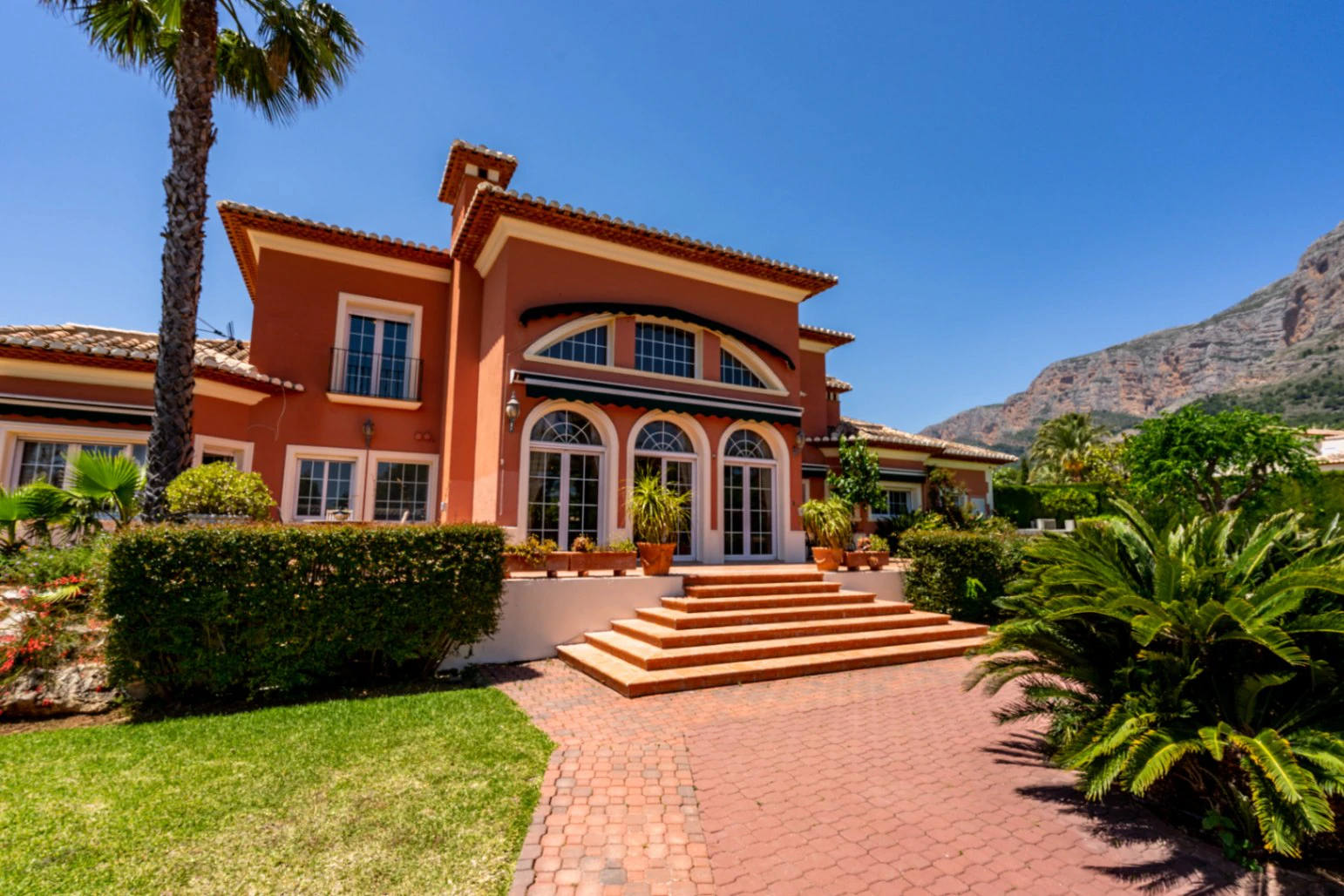 Villa te koop in Javea: Herenhuis op het zuiden