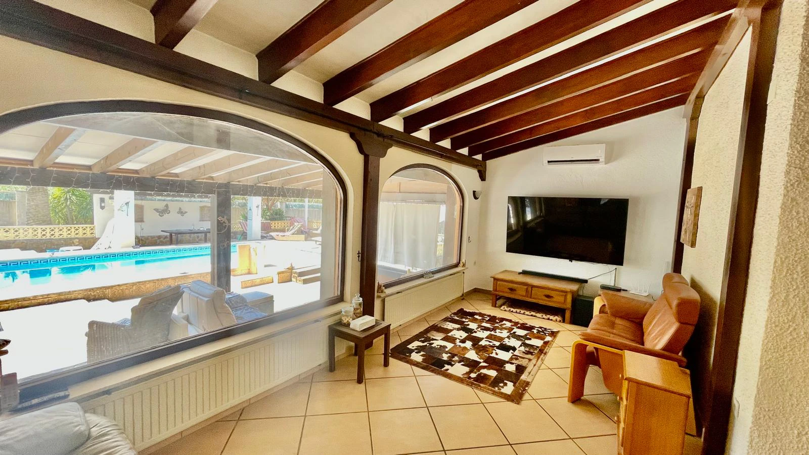 Villa for sale in Alcalali: Private, large south-facing plot, walking distance