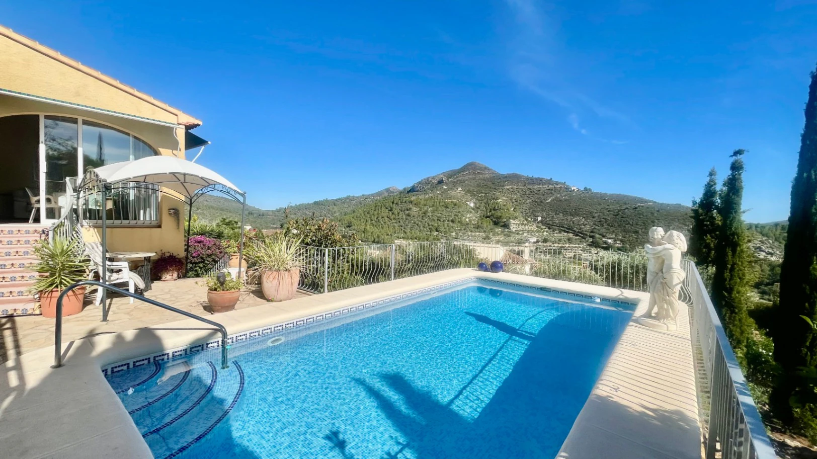 Villa for sale in Alcalali: Stunning views