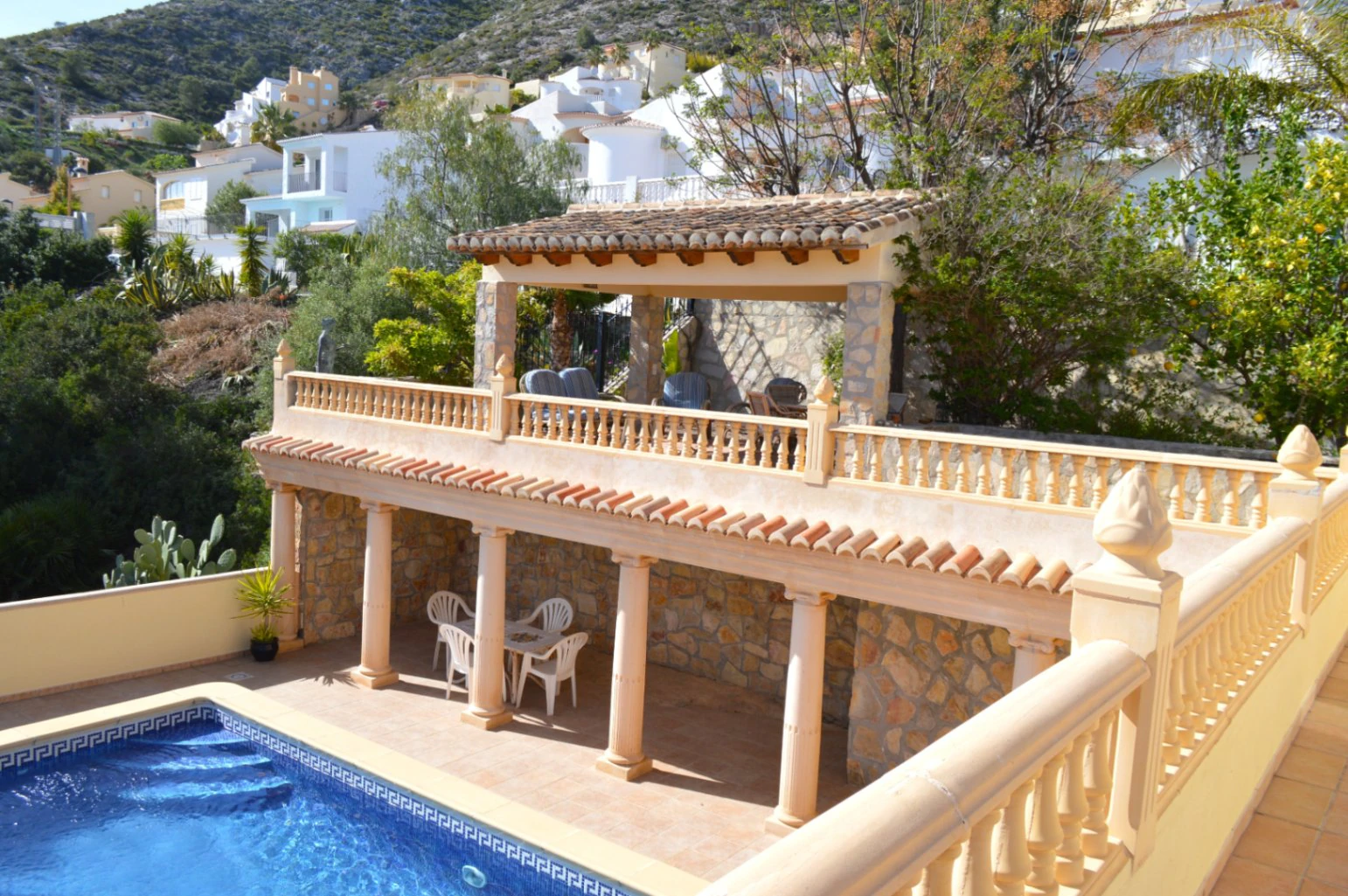 Villa for sale in Jalon: Unique, very private