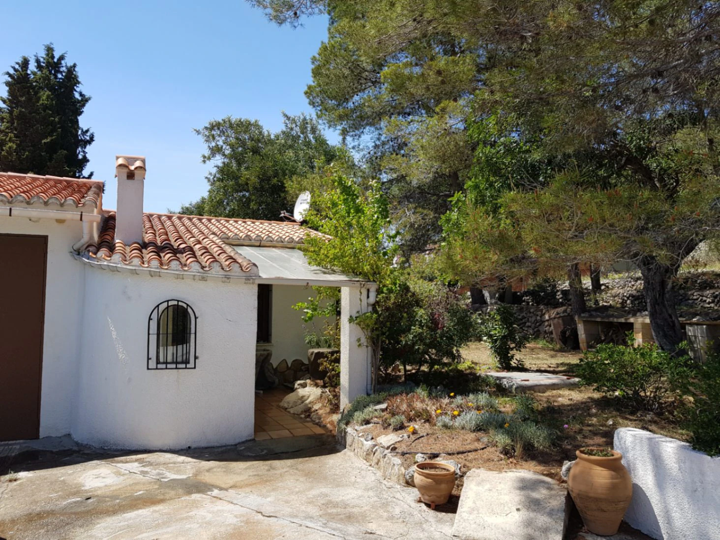Casita for sale in Alcalali: large urban plot