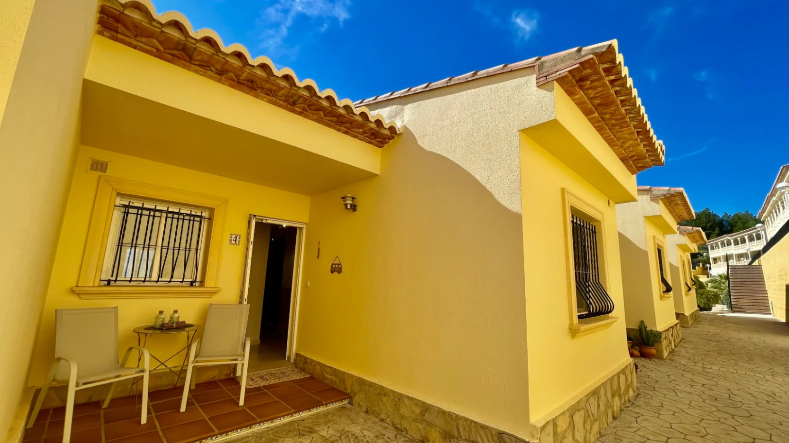 Modern townhouse for sale in Jalon: luxurious, breathtaking views