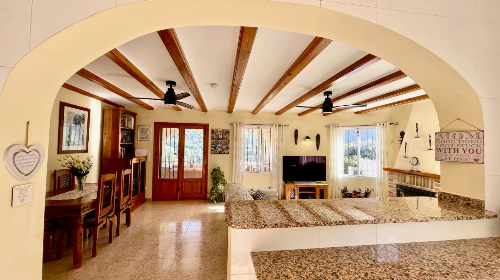 Villa for sale in Alcalali: Fabulous mountain views, excellent privacy