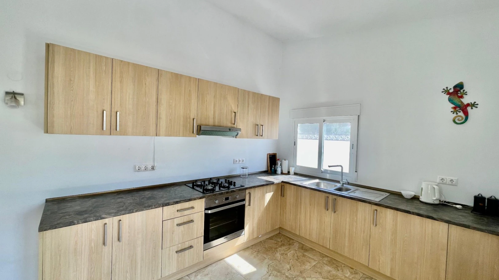 Villa for sale in Orba: Panoramic views, separate guest apartment