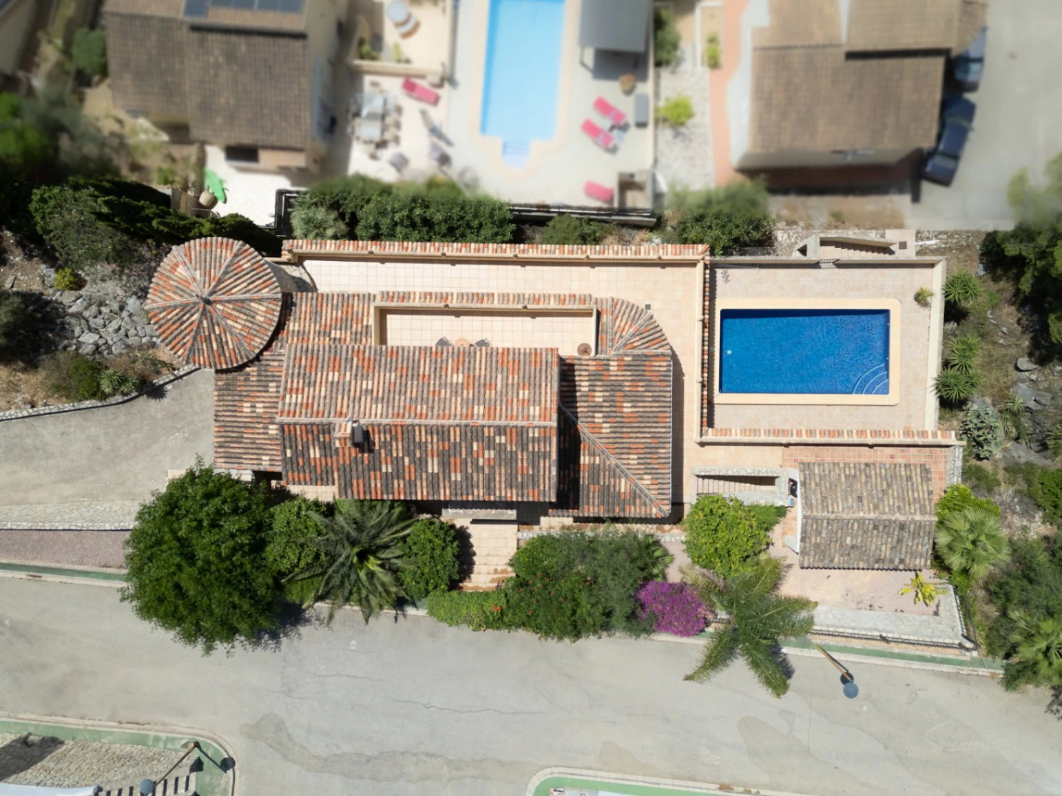 Villa for sale in Jalon: Unique, very private