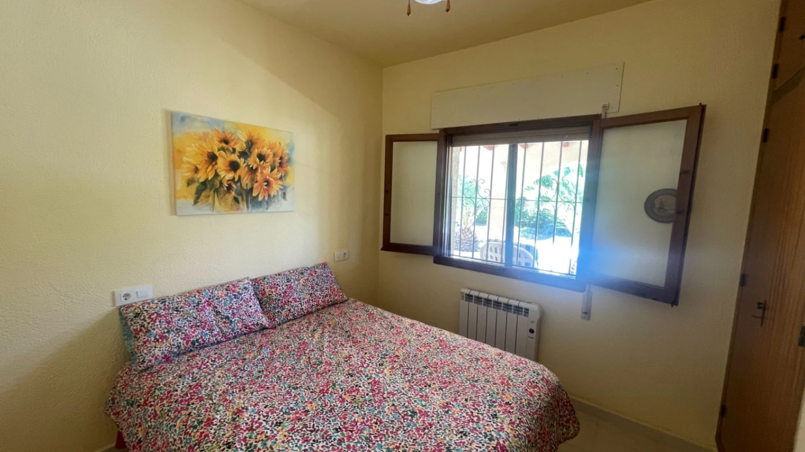 For sale in Parcent: Villa on a flat plot of 1346m2