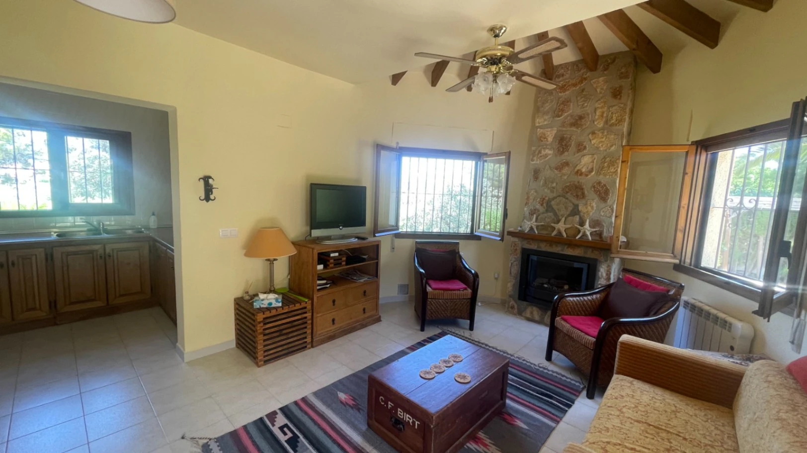 For sale in Parcent: Villa on a flat plot of 1346m2