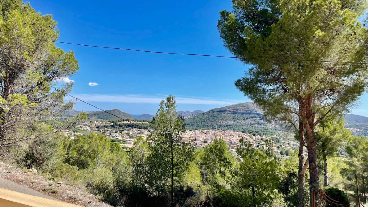 Villa for sale in Parcent: Private, corner plot