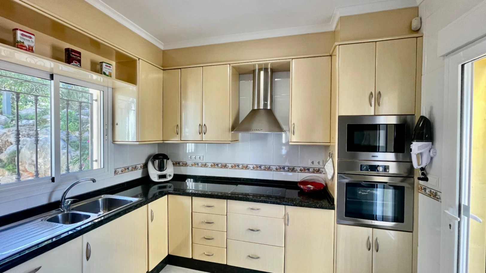 Villa for sale in Orba: Luxury & elegant