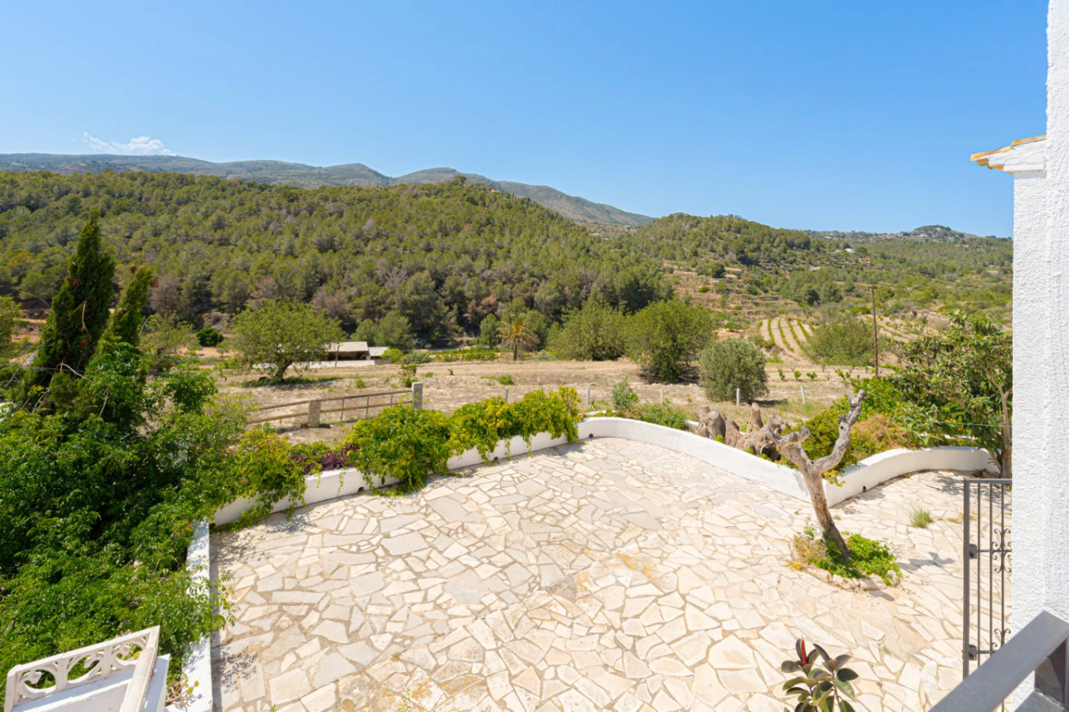 Villa for sale in Benissa: Stables and land