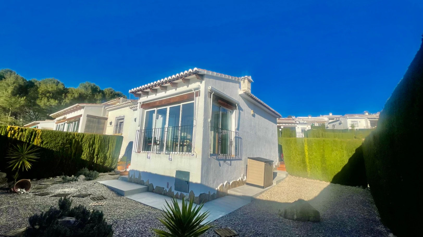 Halfvrijstaande bungalow te koop in Murla: Elegant, op hoekperceel