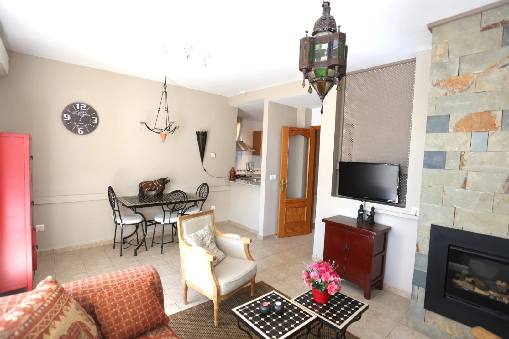 Modern townhouse for sale in Jalon: South-facing