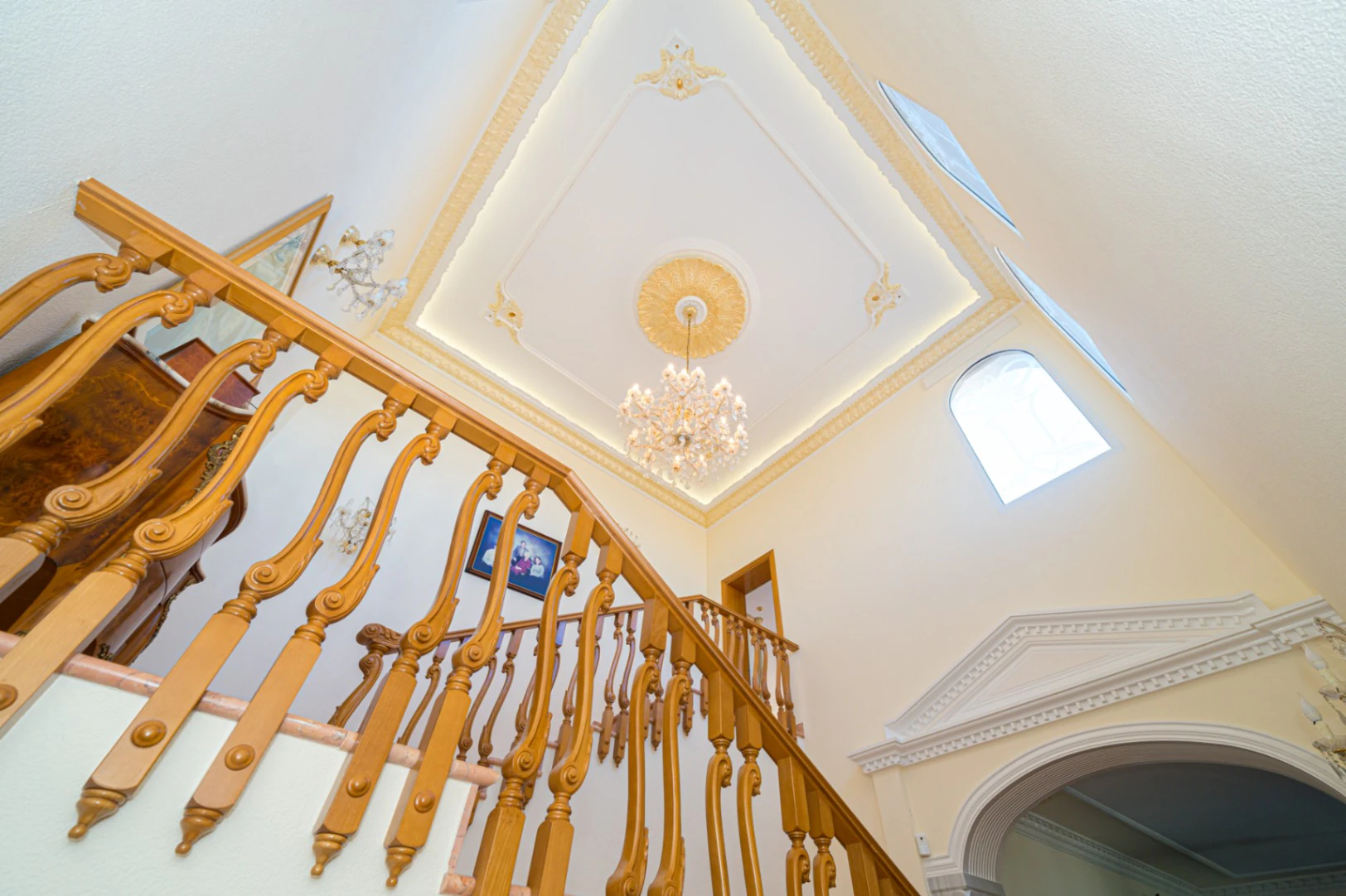 Villa for sale in Denia: Classic and elegant