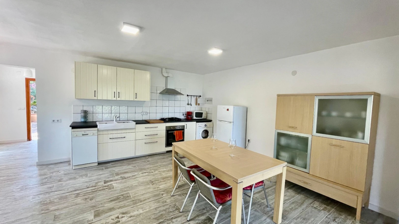 Country house for sale in Parcent: large plot, tranquil escape