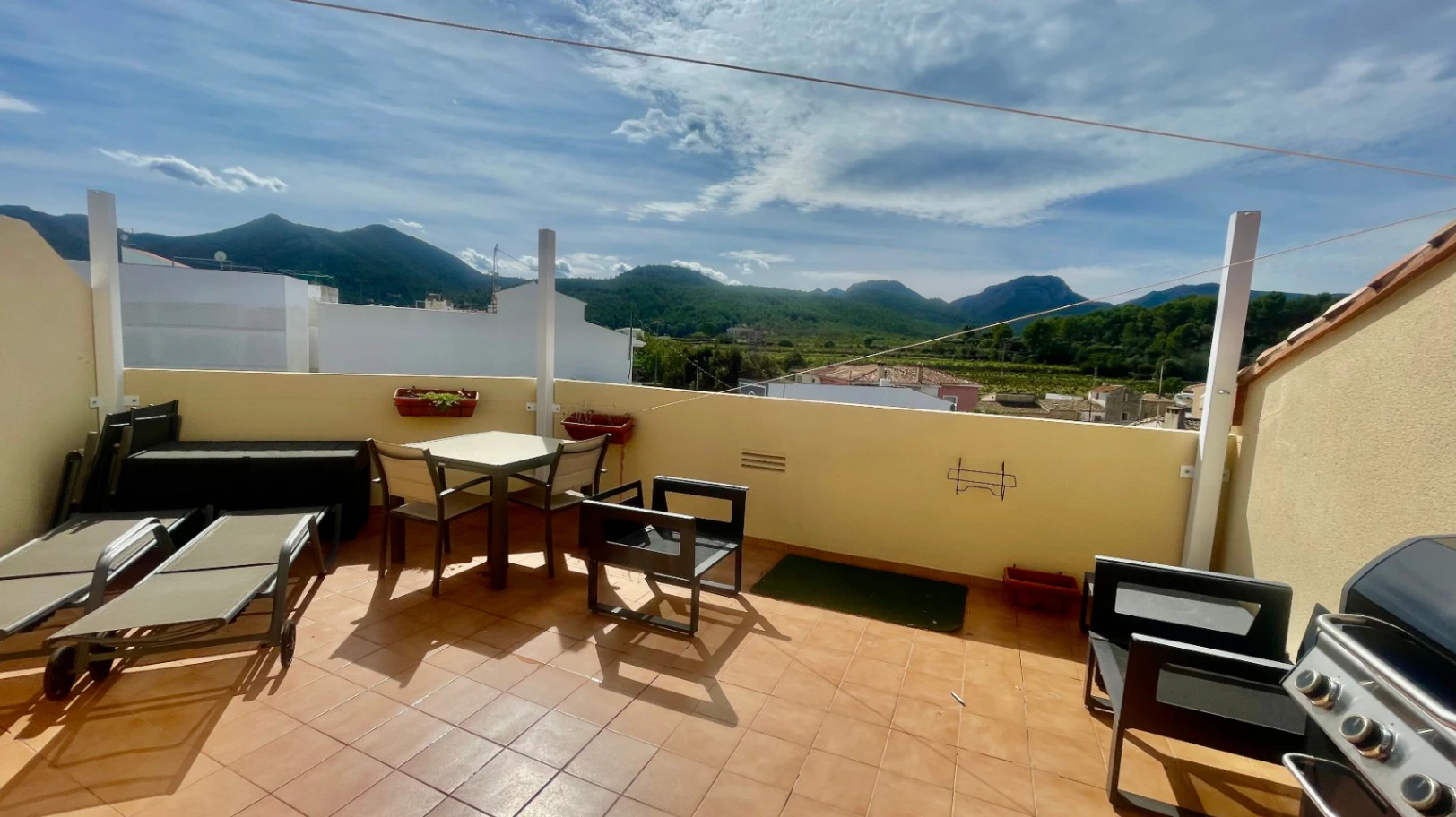 Penthouse for sale in Jalon: Two large terraces