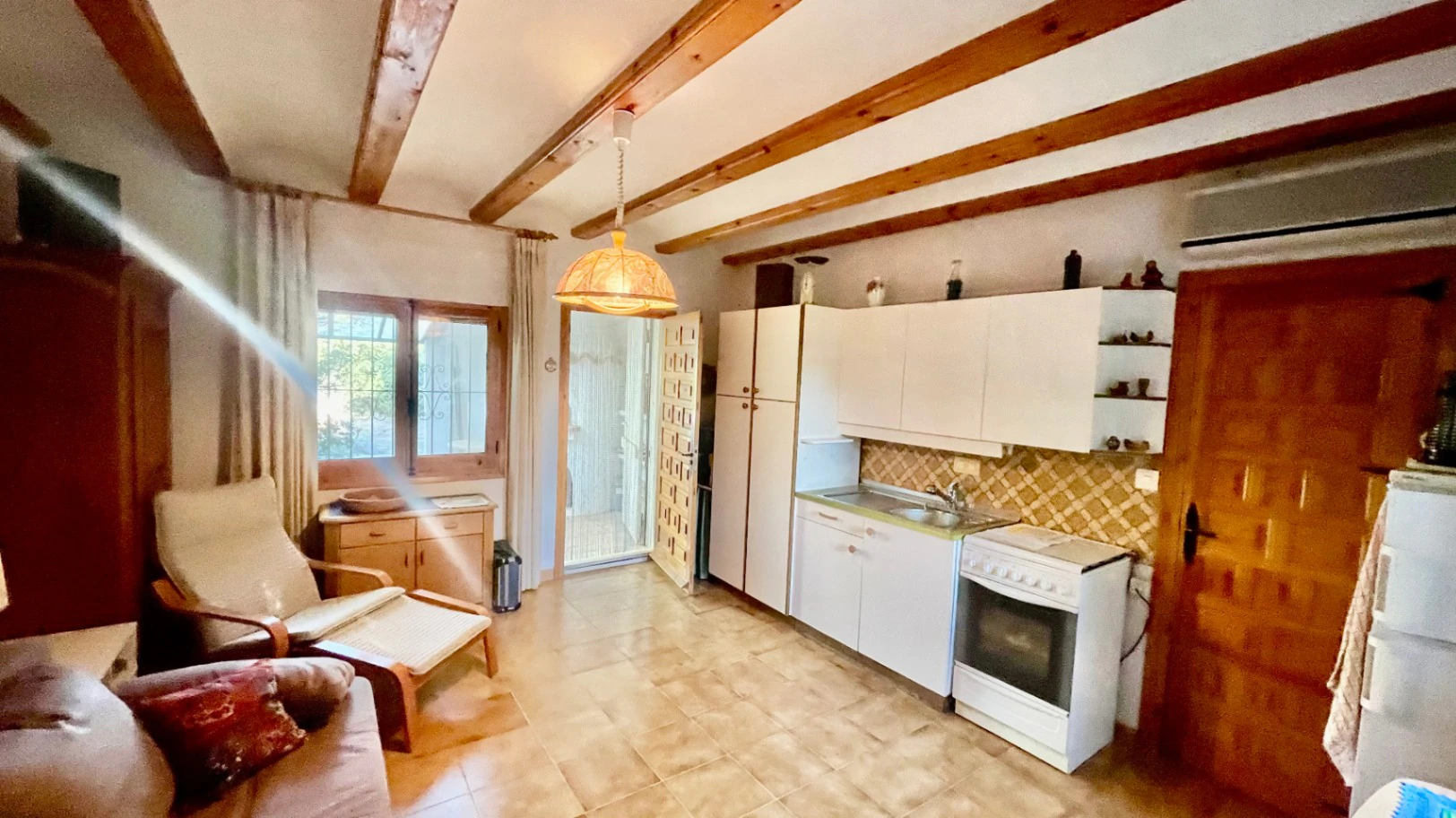 Casita for sale in Alcalali: large urban plot