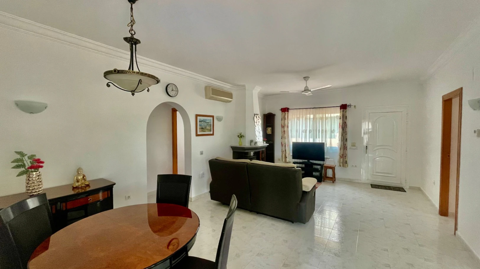 Villa for sale in Alcalali: South-facing, private