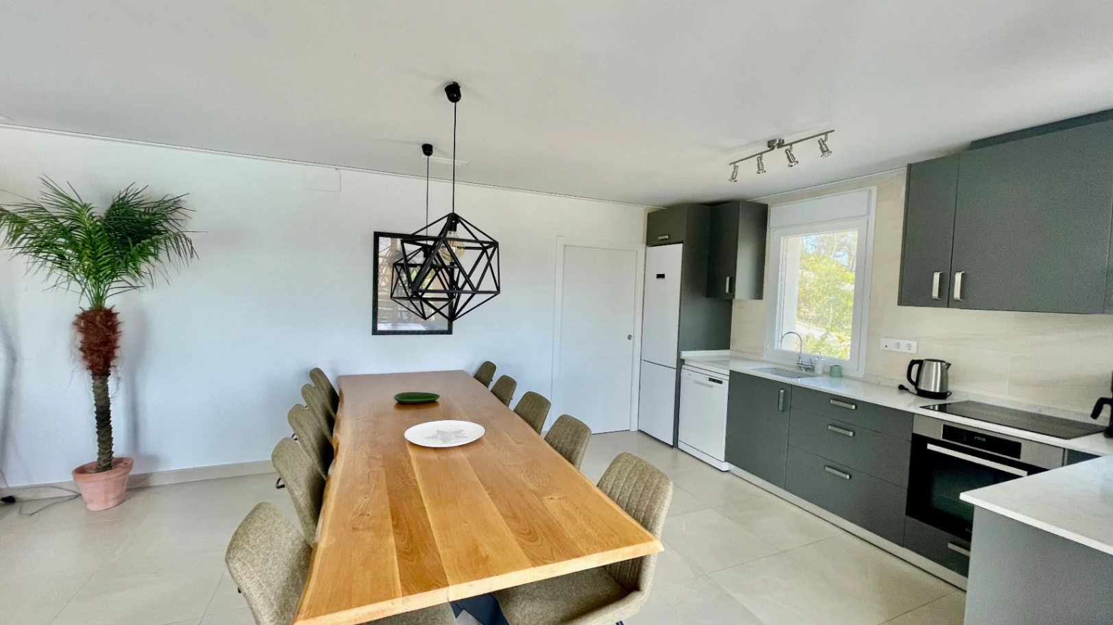 For sale in Alcalali: Modern and elegant