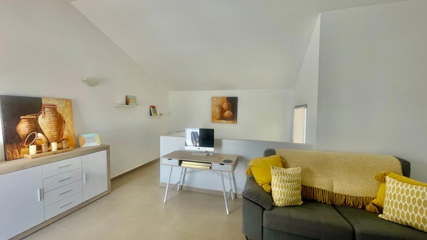 Penthouse apartment for sale in Jalon: Modern, luxurious