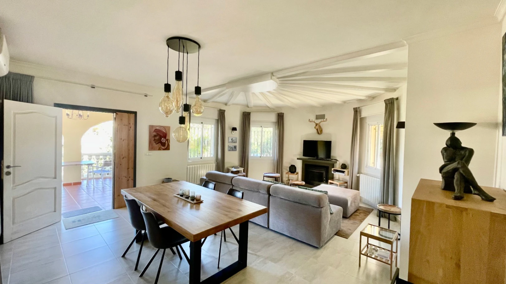 Villa for sale in Orba: Luxury & elegant