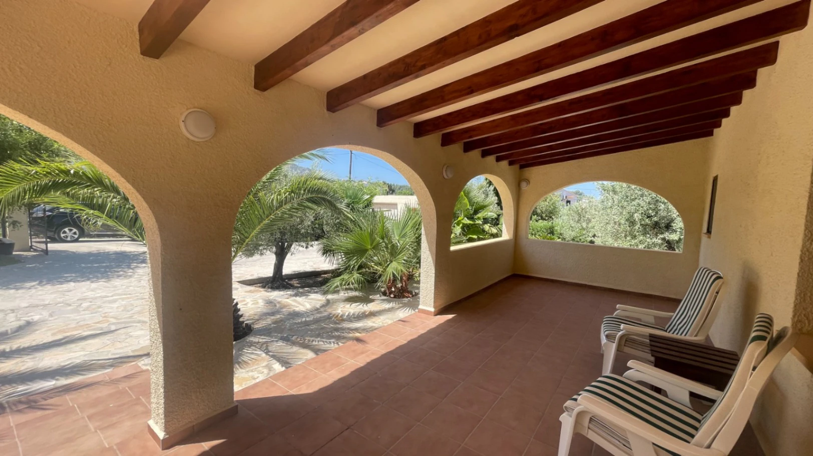 For sale in Parcent: Villa on a flat plot of 1346m2
