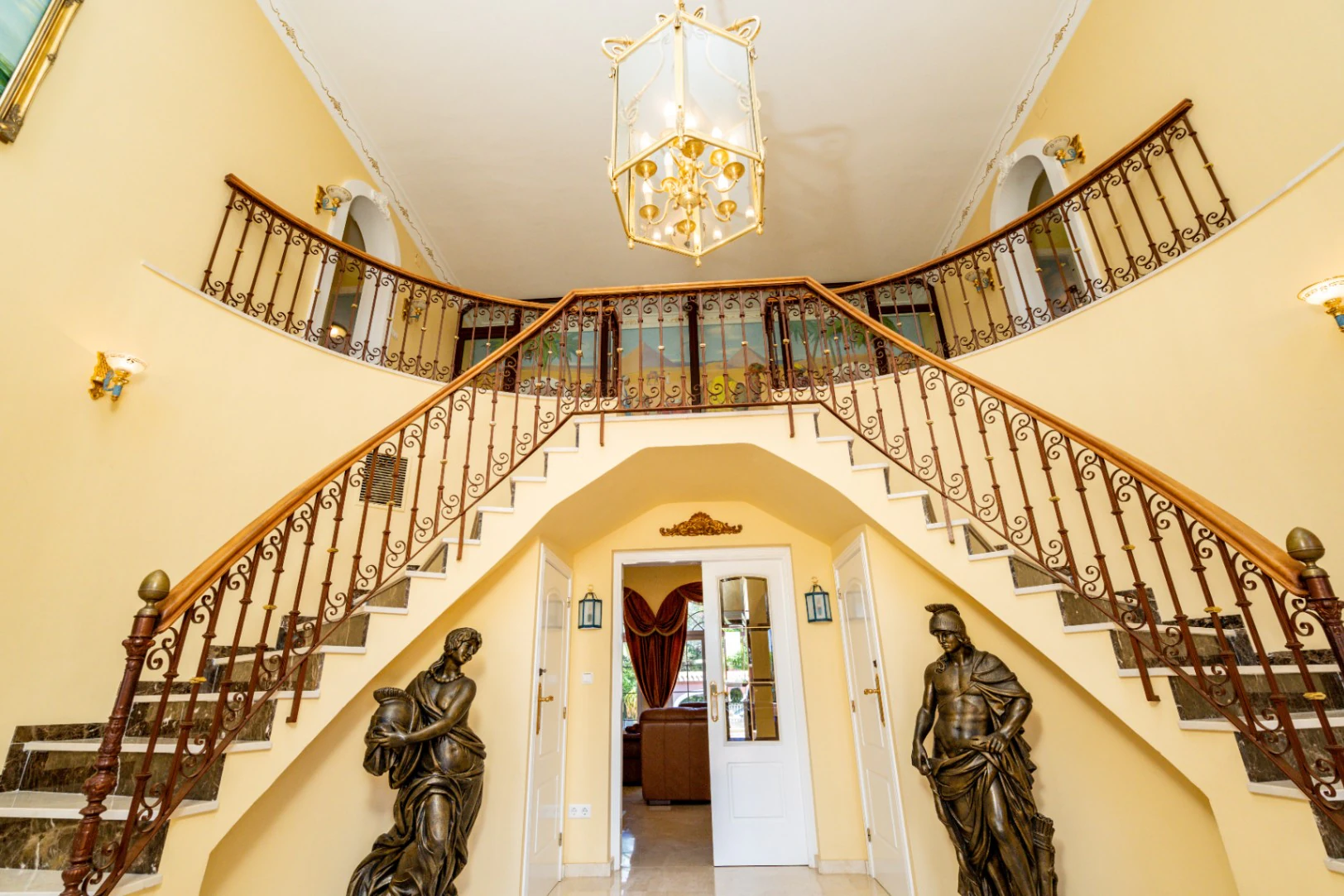 Villa te koop in Javea: Herenhuis op het zuiden