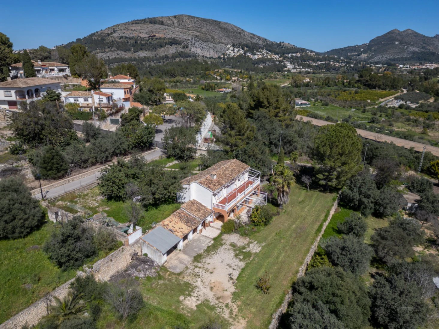 Villa for sale in Parcent: Exciting investment opportunity