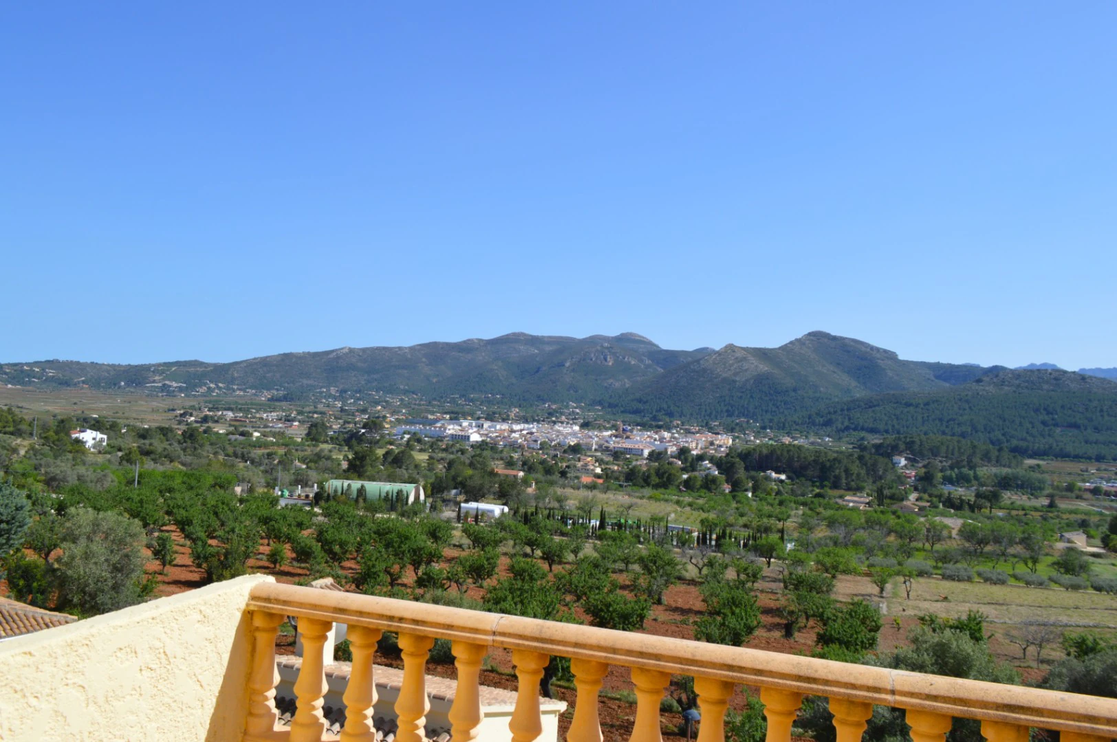 Villa for sale in Jalon: Unique, very private
