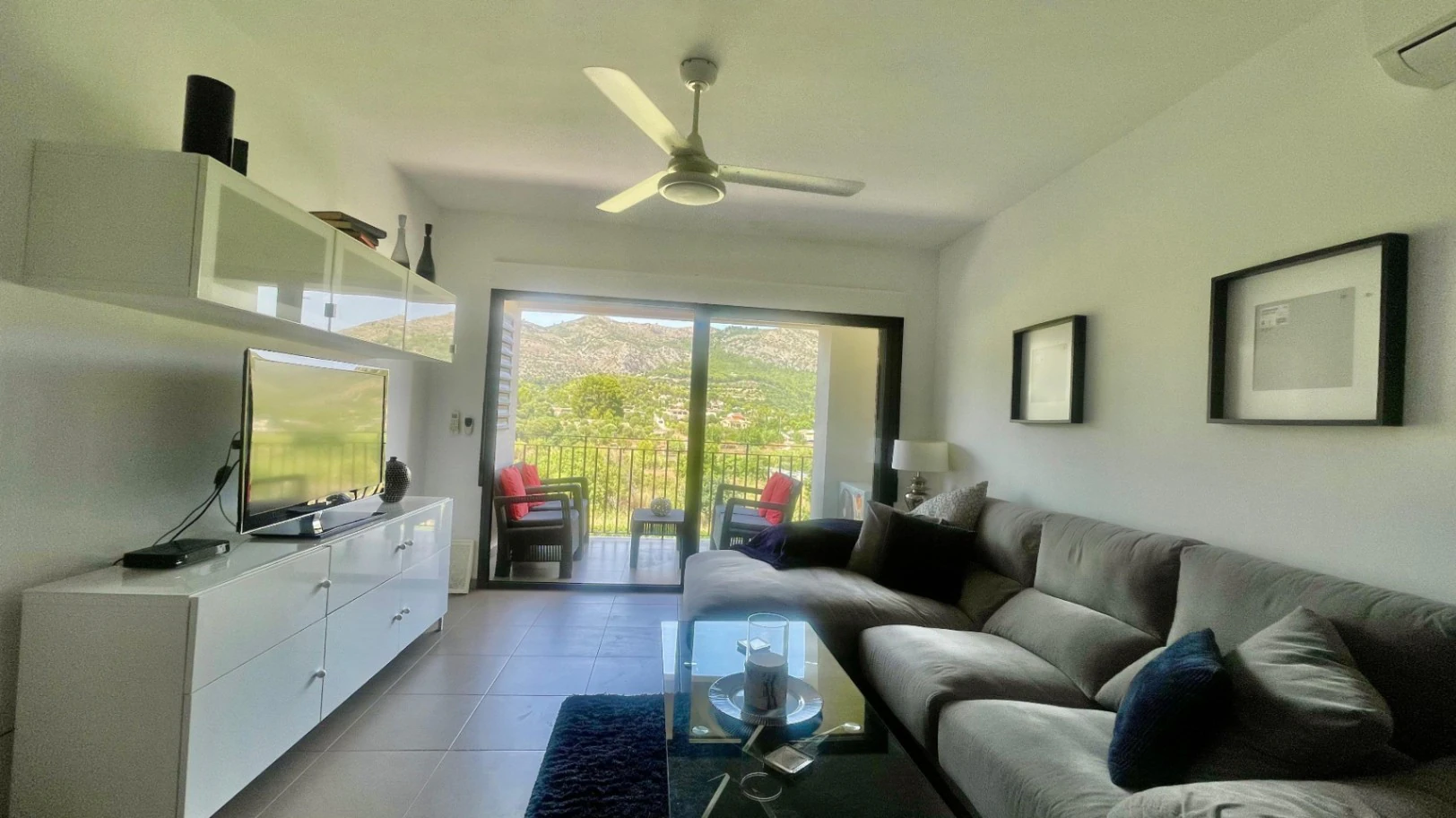 Penthouse apartment for sale in Jalon: Modern, luxurious