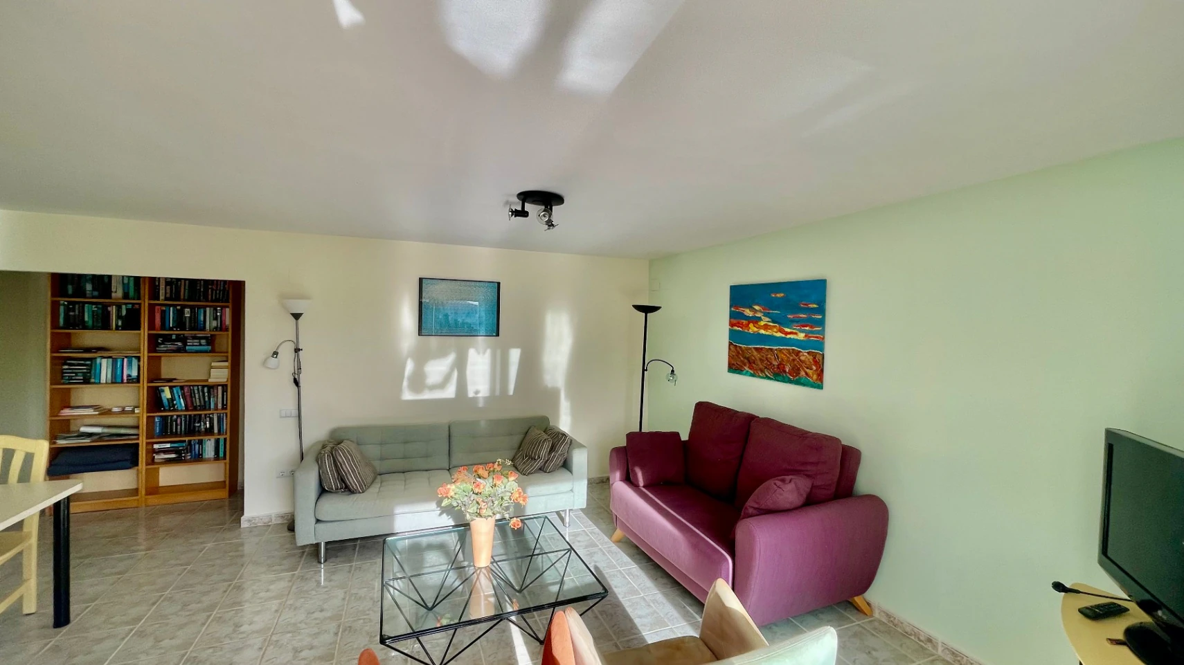 Villa for sale in Jalon: South-facing, separate guest apartment