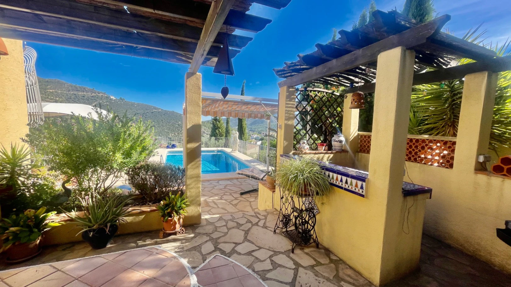 Villa for sale in Alcalali: Stunning views