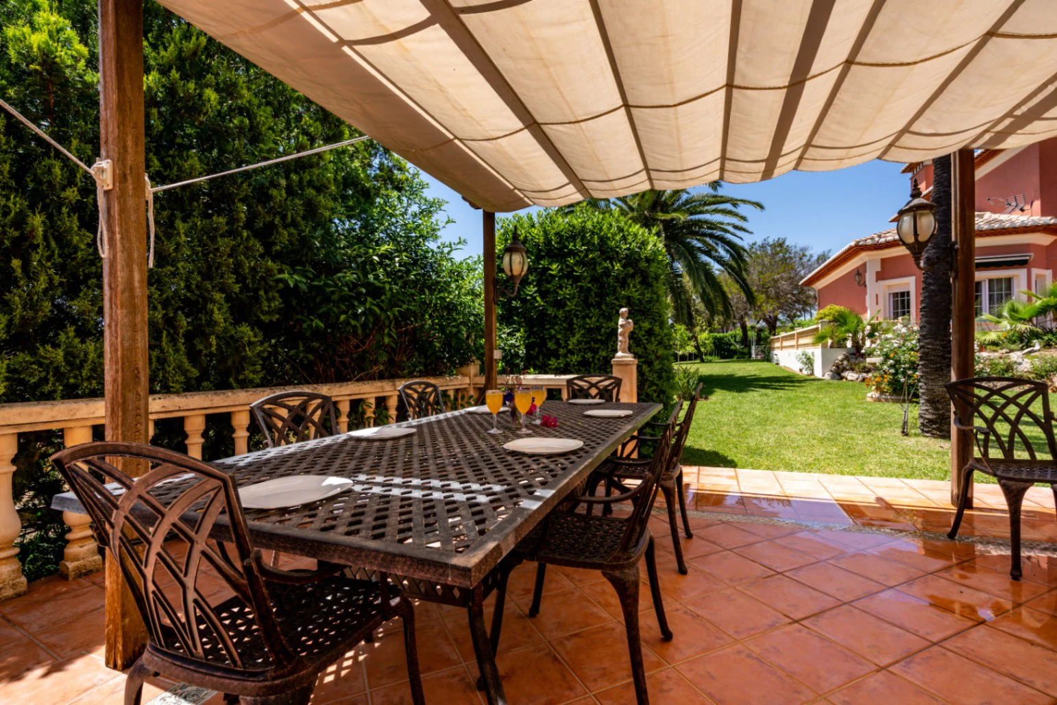 Villa te koop in Javea: Herenhuis op het zuiden