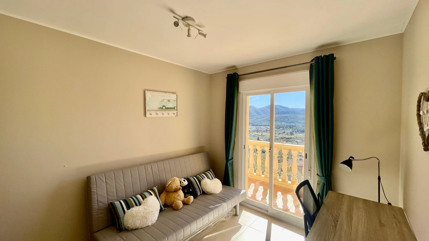 Modern townhouse for sale in Jalon: luxurious, breathtaking views