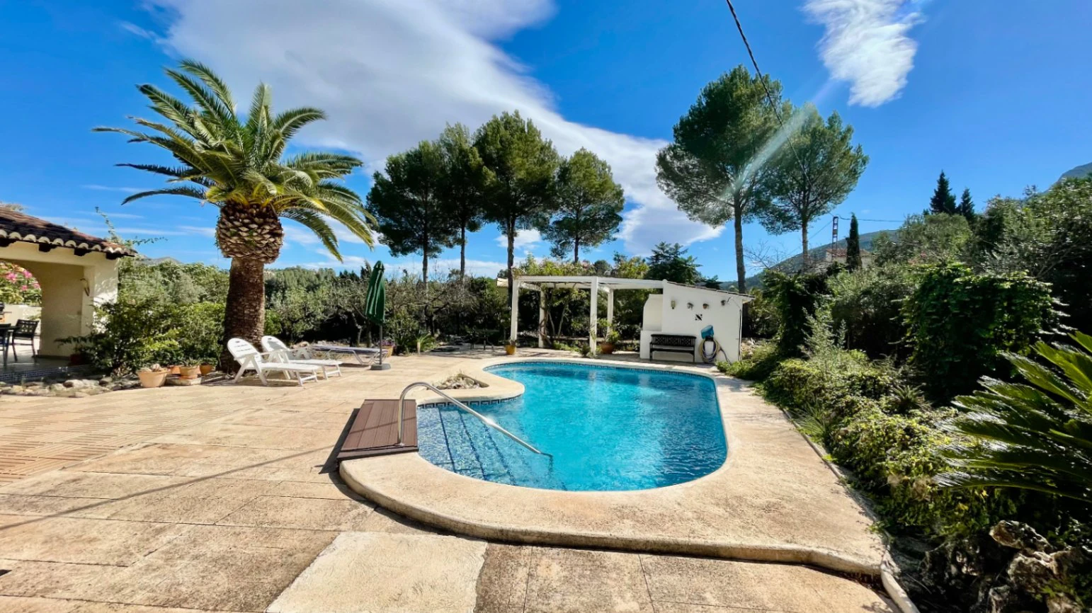 Villa for sale in Parcent: Charming, sought-after area