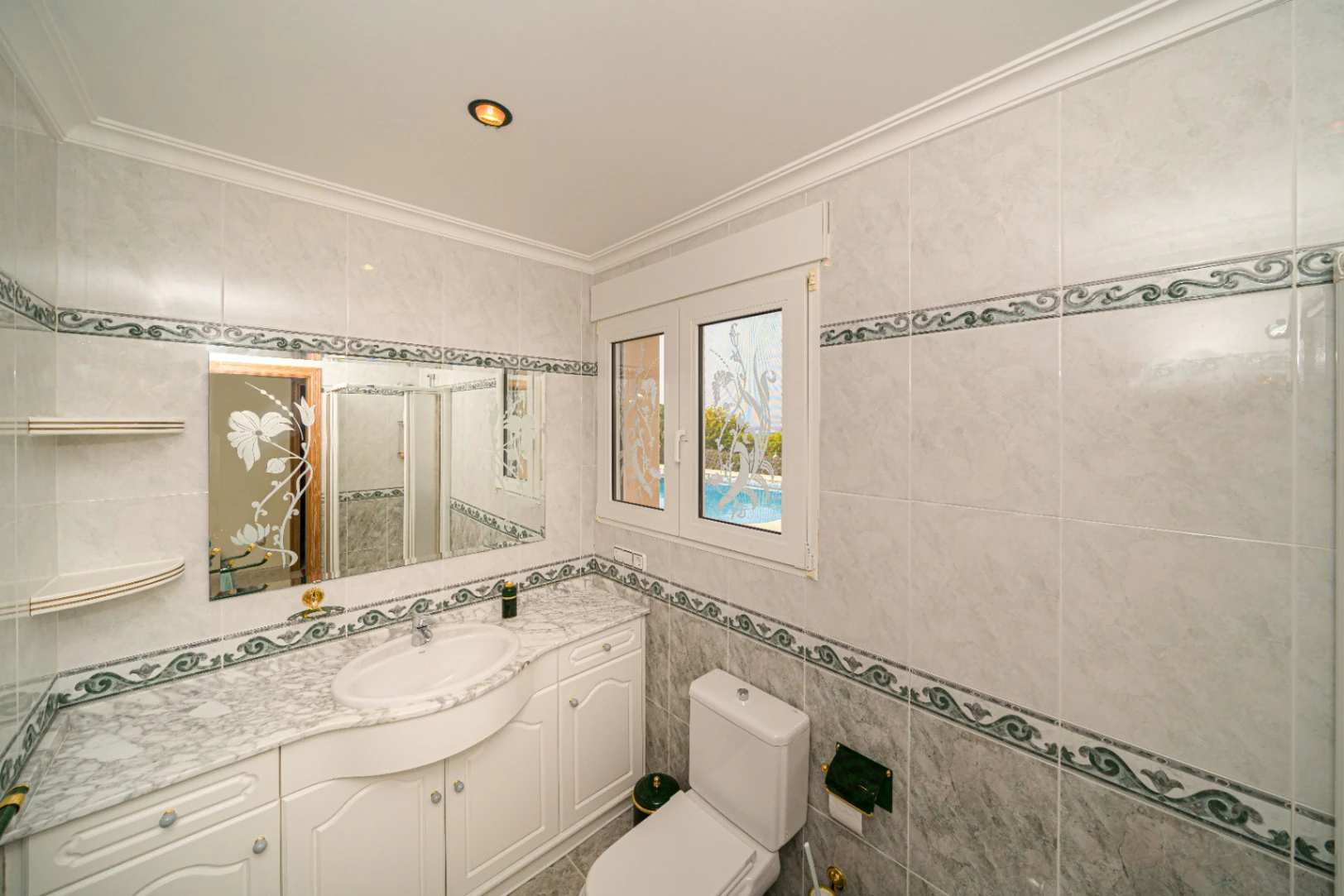 Villa for sale in Denia: Classic and elegant