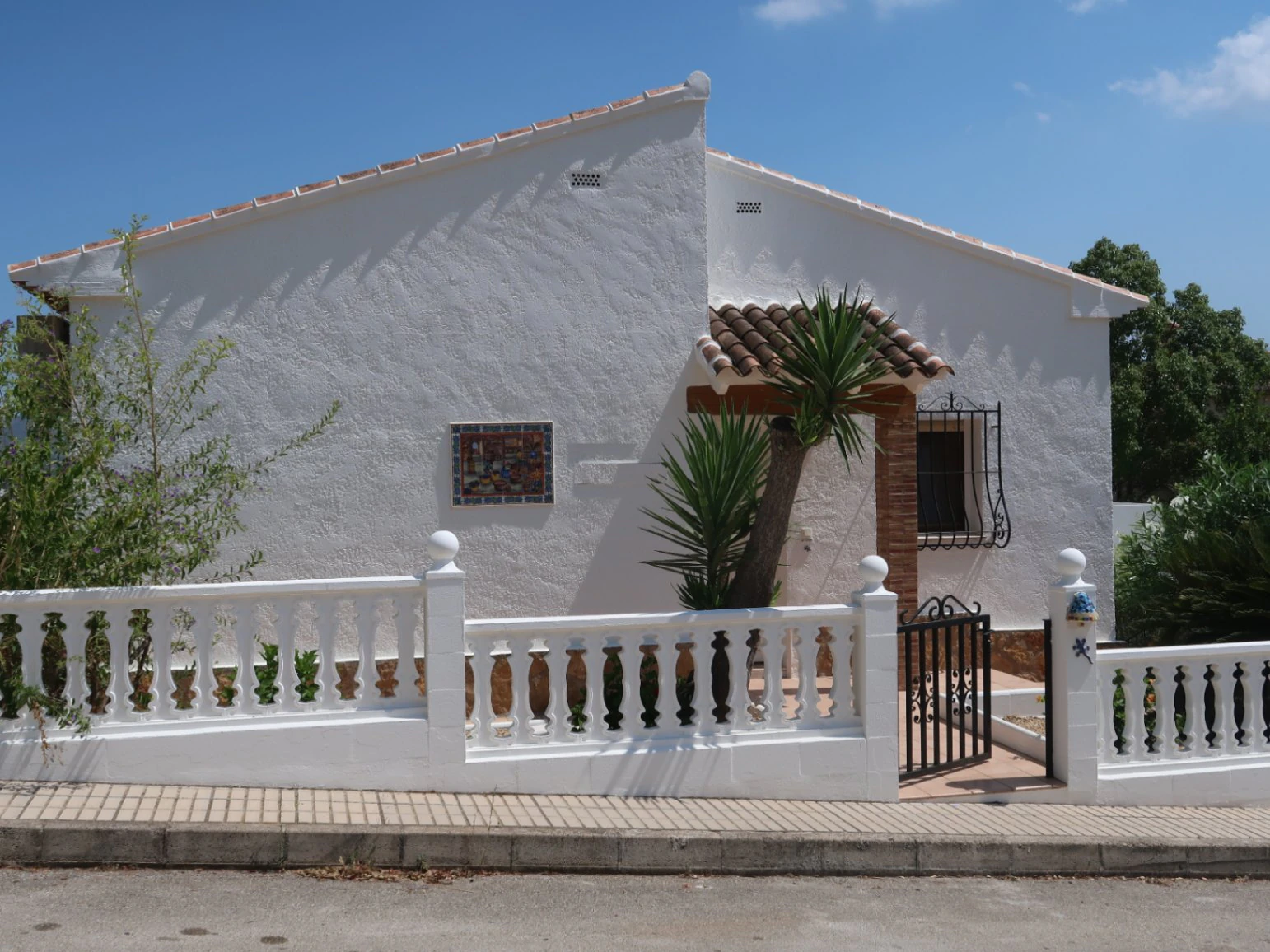 Villa for sale in Jalon: Frontline with spectacular south-facing views