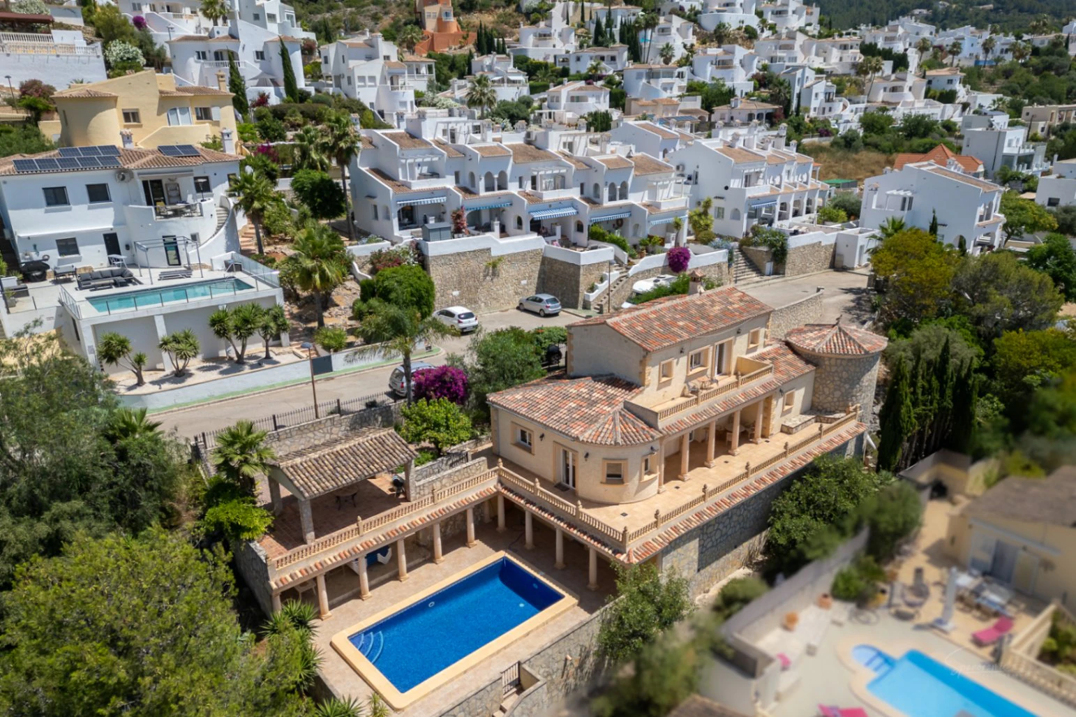 Villa for sale in Jalon: Unique, very private