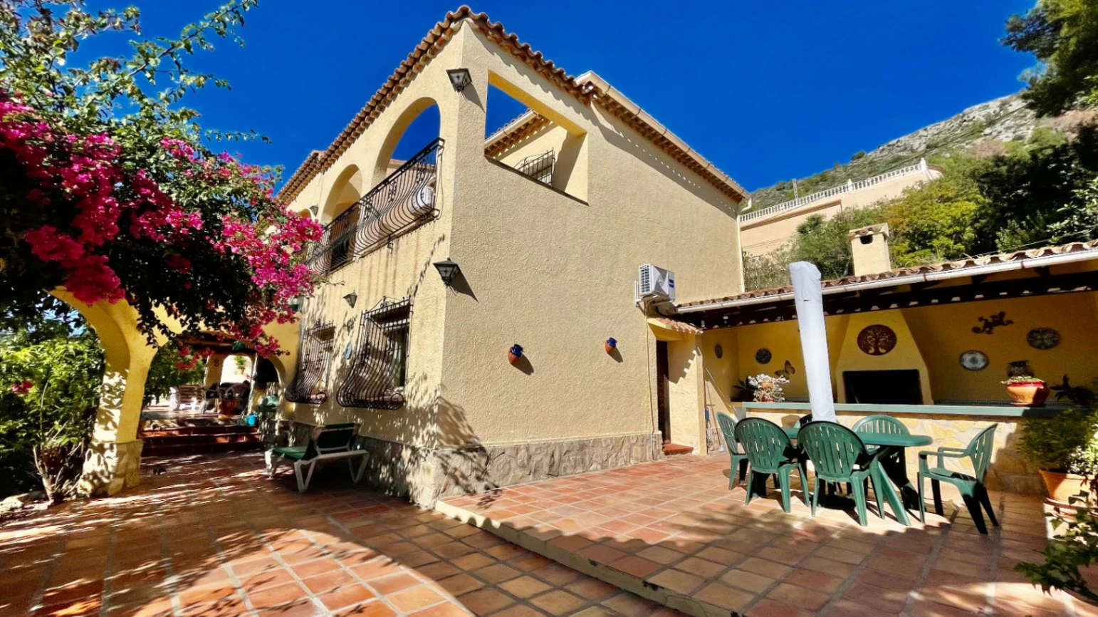 Villa te koop in Alcalali: Prachtig met adembenemend uitzicht