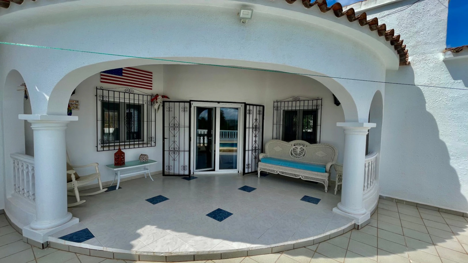 Villa for sale in Jalon: Immaculate, south-facing