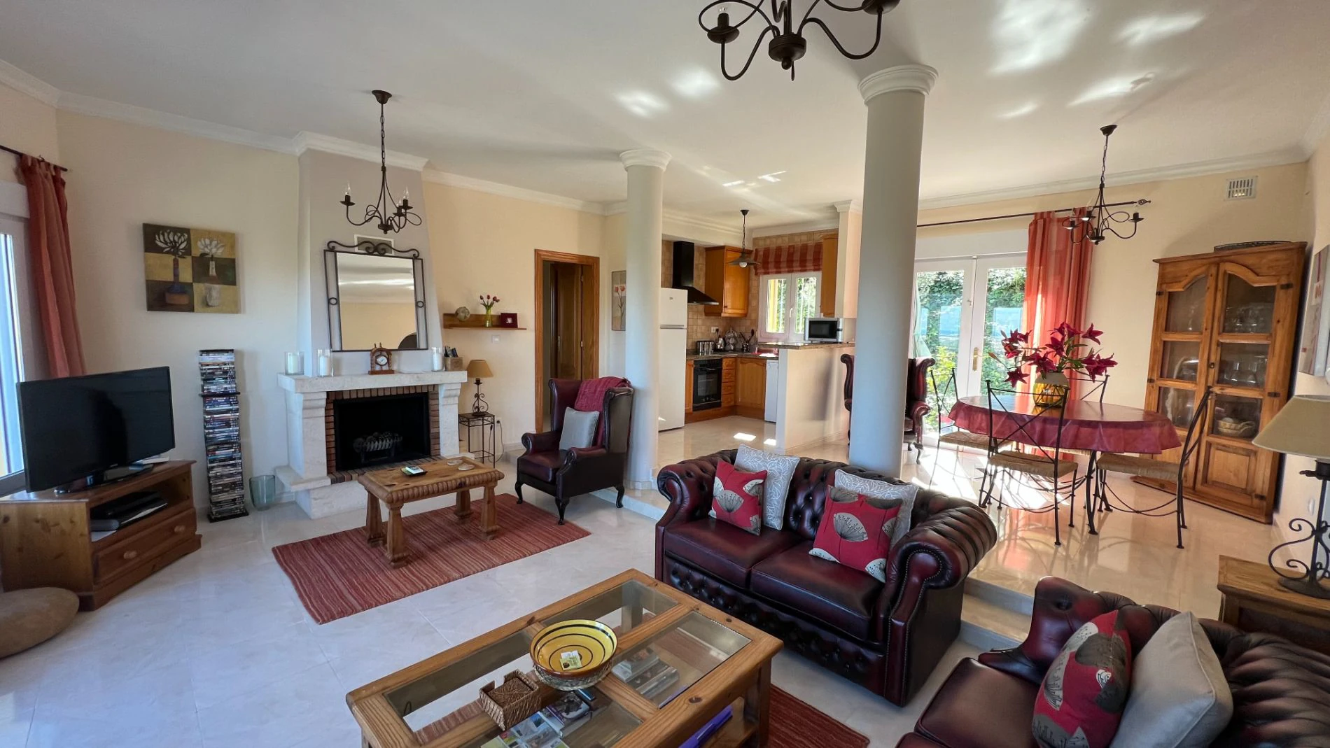 Villa for sale in Orba: Fabulous views, separate apartment
