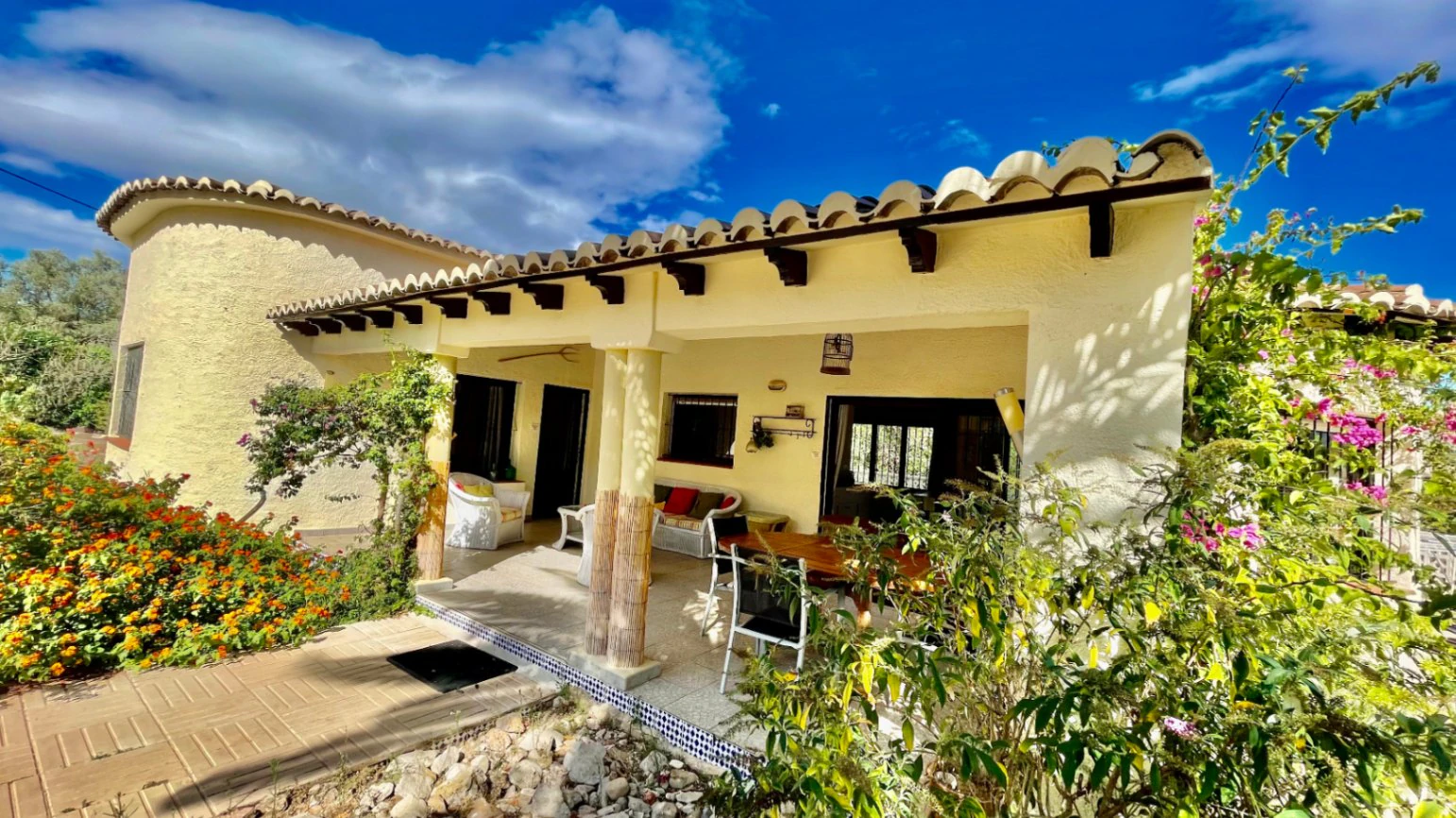Villa for sale in Parcent: Charming, sought-after area