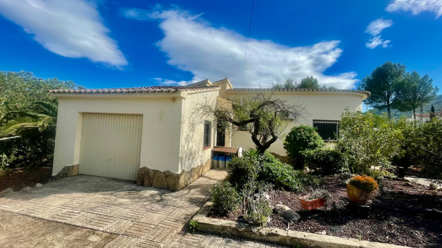 Villa for sale in Parcent: Charming, sought-after area