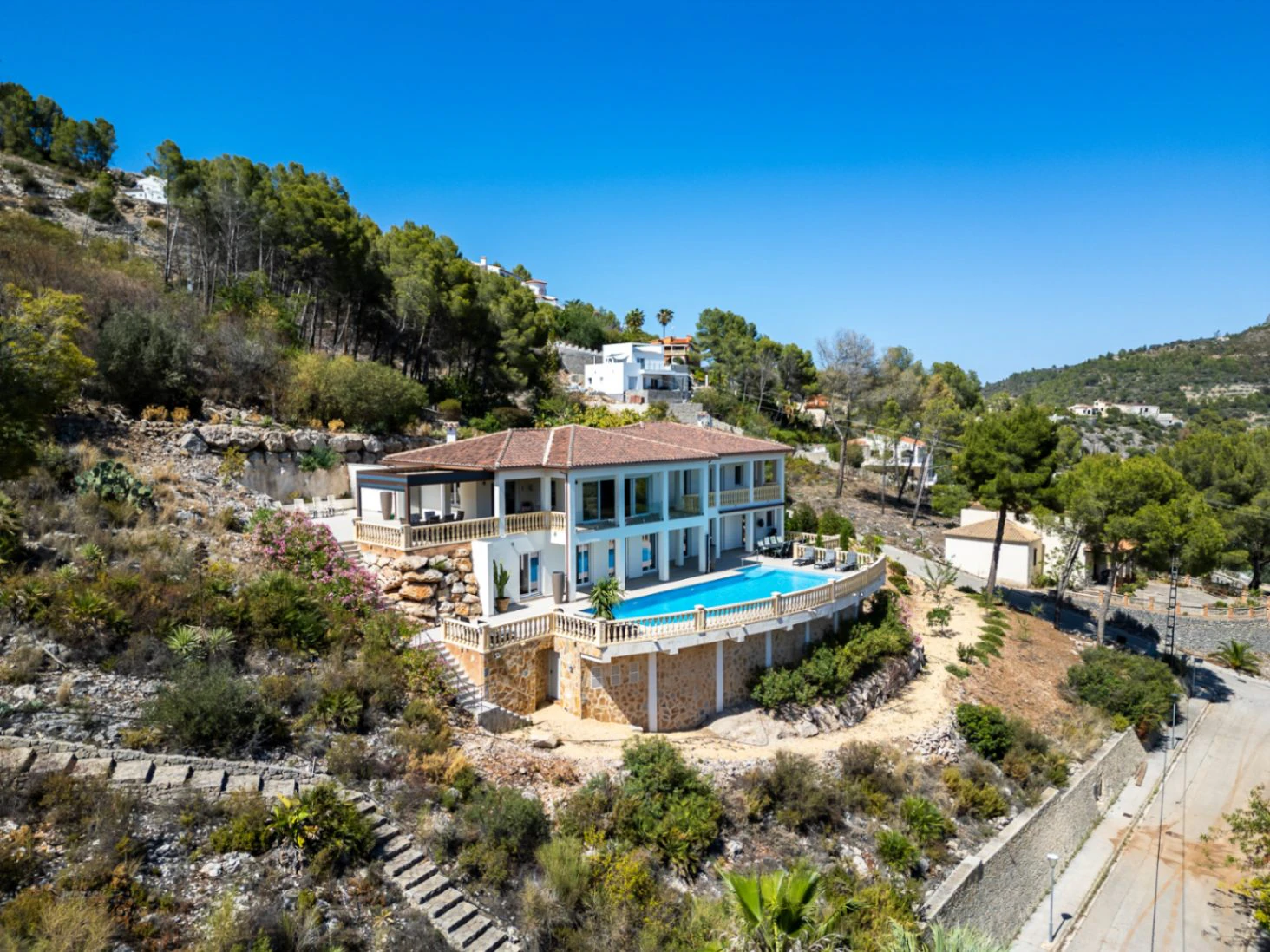 For sale in Alcalali: Modern and elegant