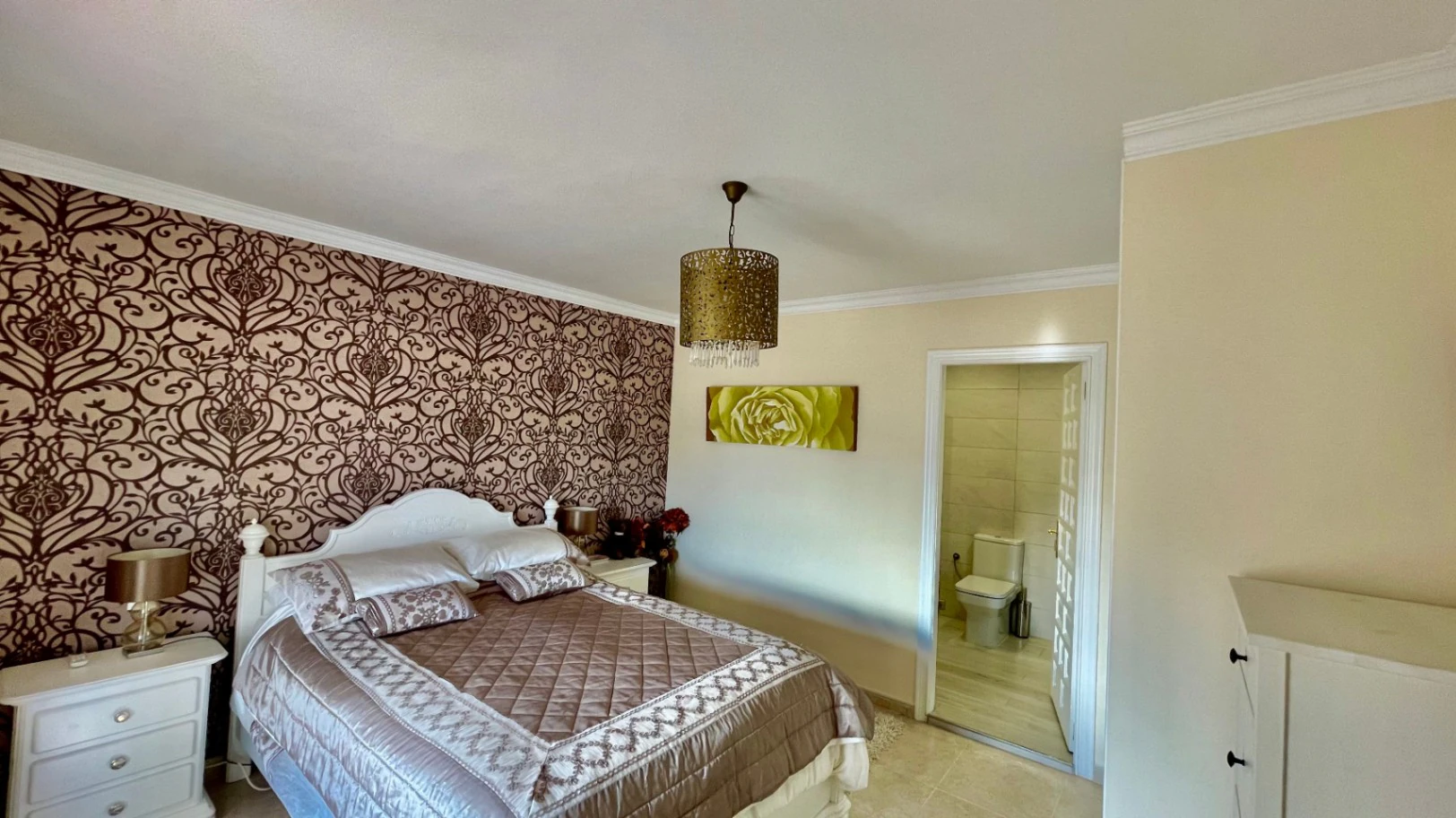 Villa for sale in Jalon: Secluded, sought-after location